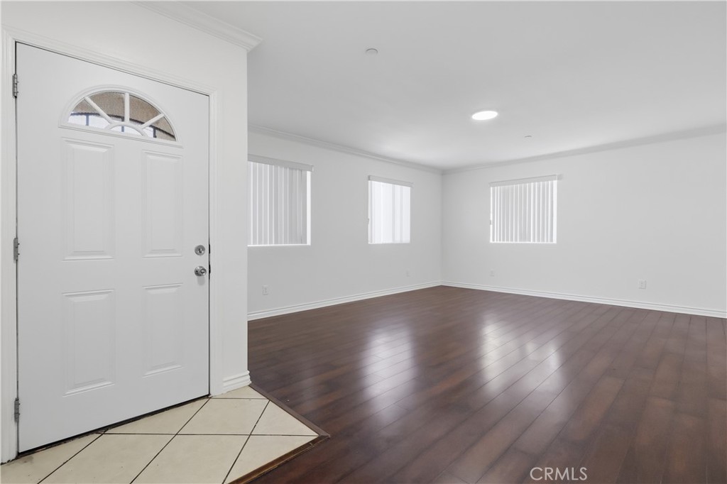 1614 W 39th Place Property Photo 20