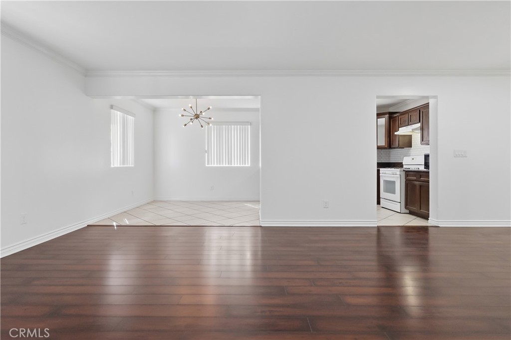 1614 W 39th Place Property Photo 22