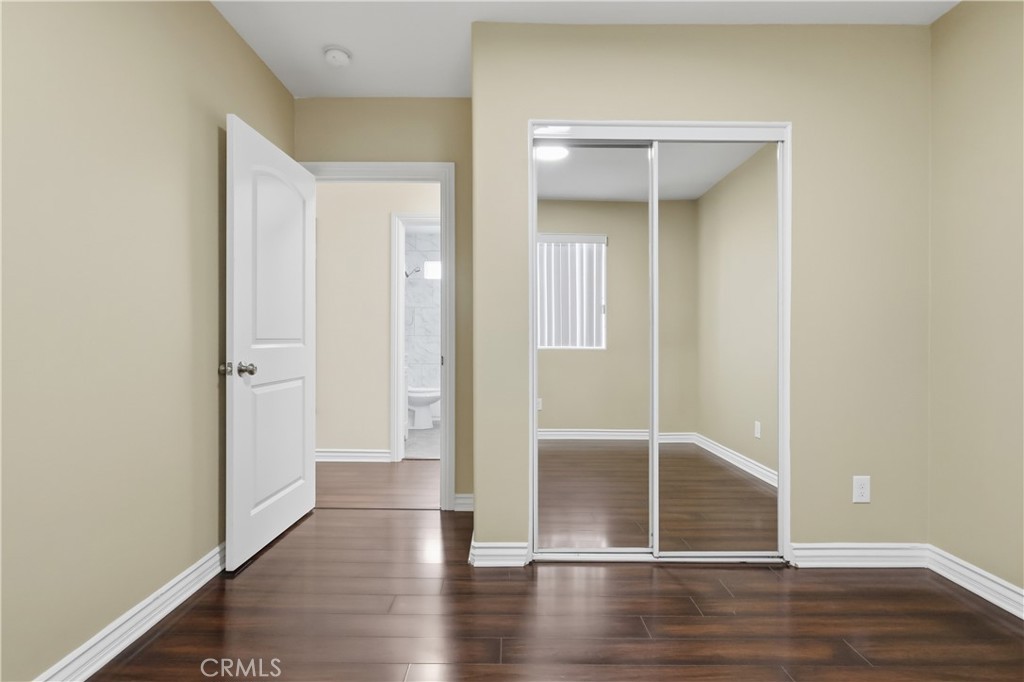 1614 W 39th Place Property Photo 30