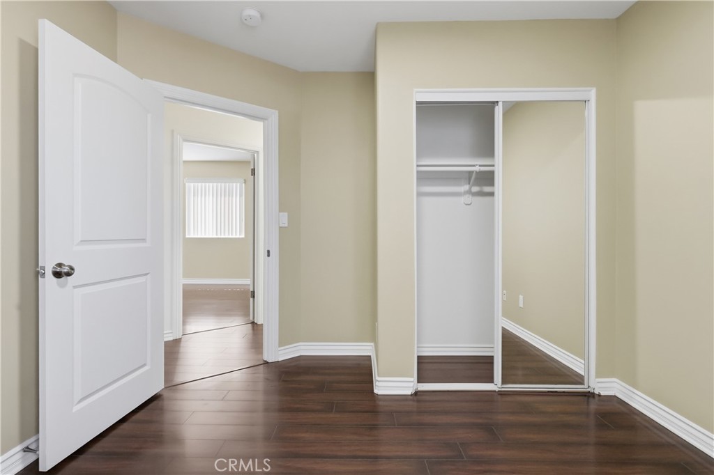 1614 W 39th Place Property Photo 31