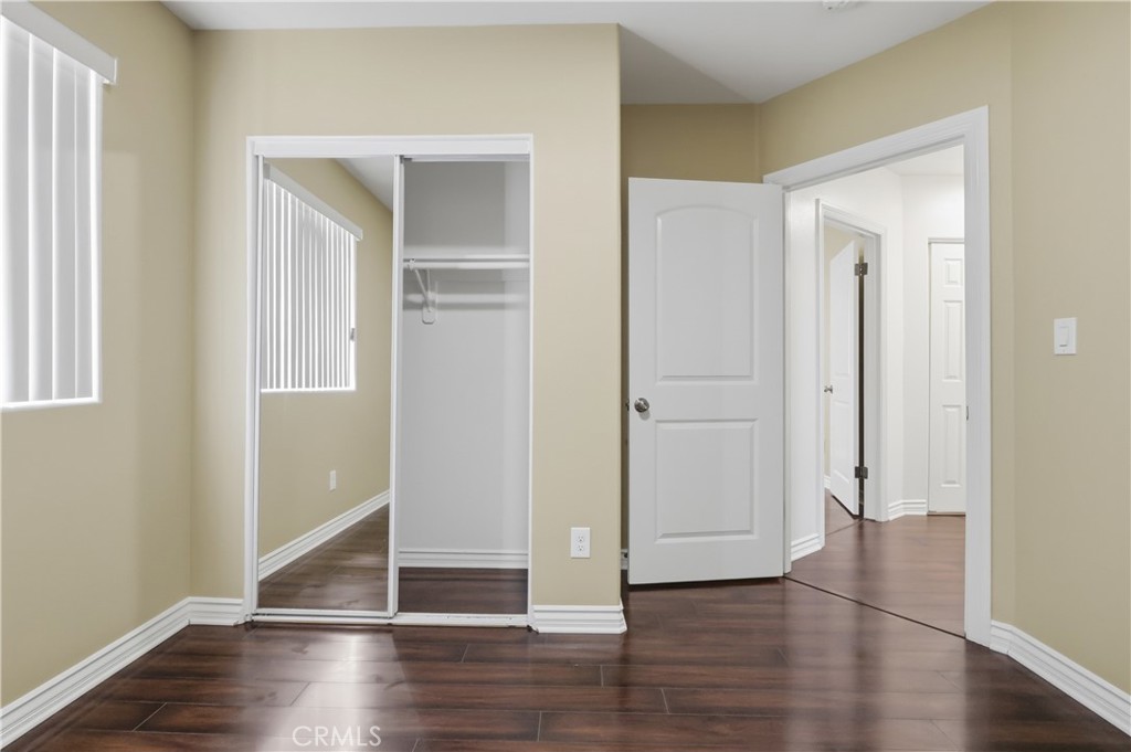 1614 W 39th Place Property Photo 32