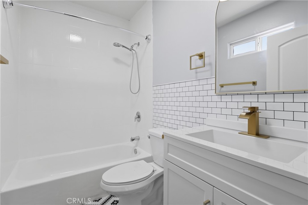 1614 W 39th Place Property Photo 35