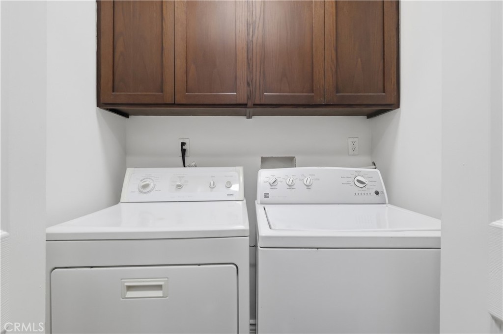 1614 W 39th Place Property Photo 36