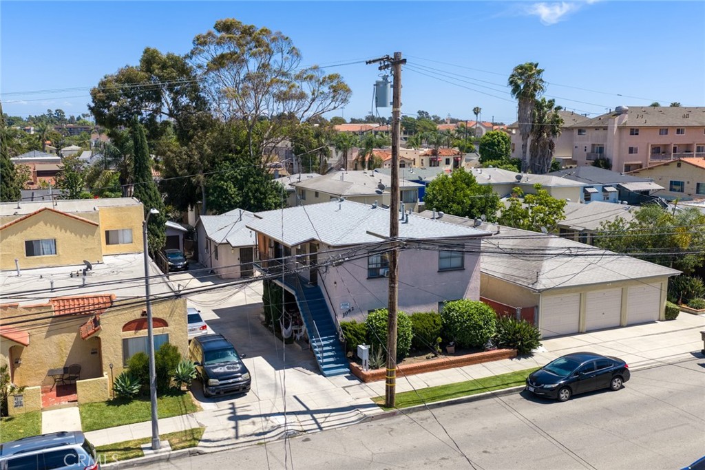 1062 Termino Avenue Property Photo 1