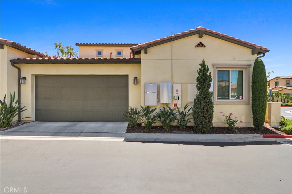 10902 Flora Park Way Property Photo 3