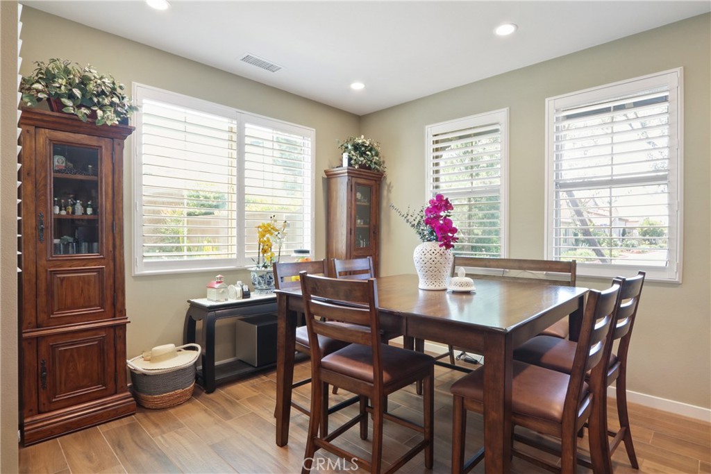 10902 Flora Park Way Property Photo 6