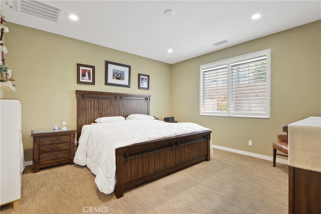 10902 Flora Park Way Property Photo 11