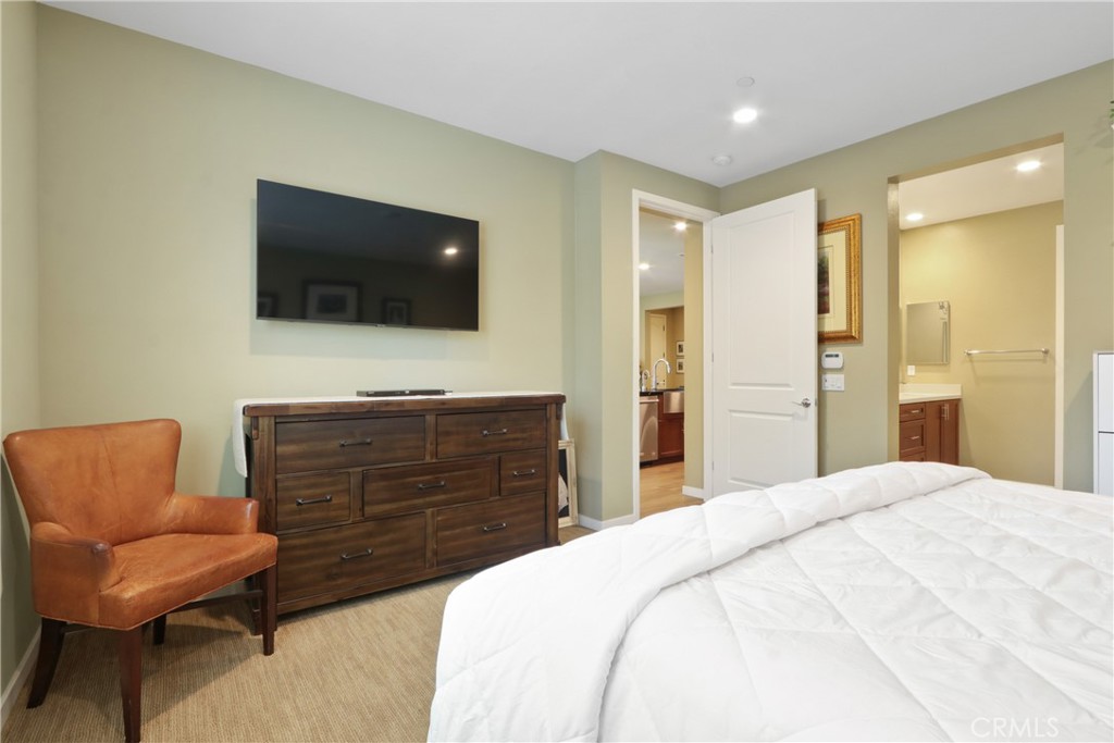 10902 Flora Park Way Property Photo 12