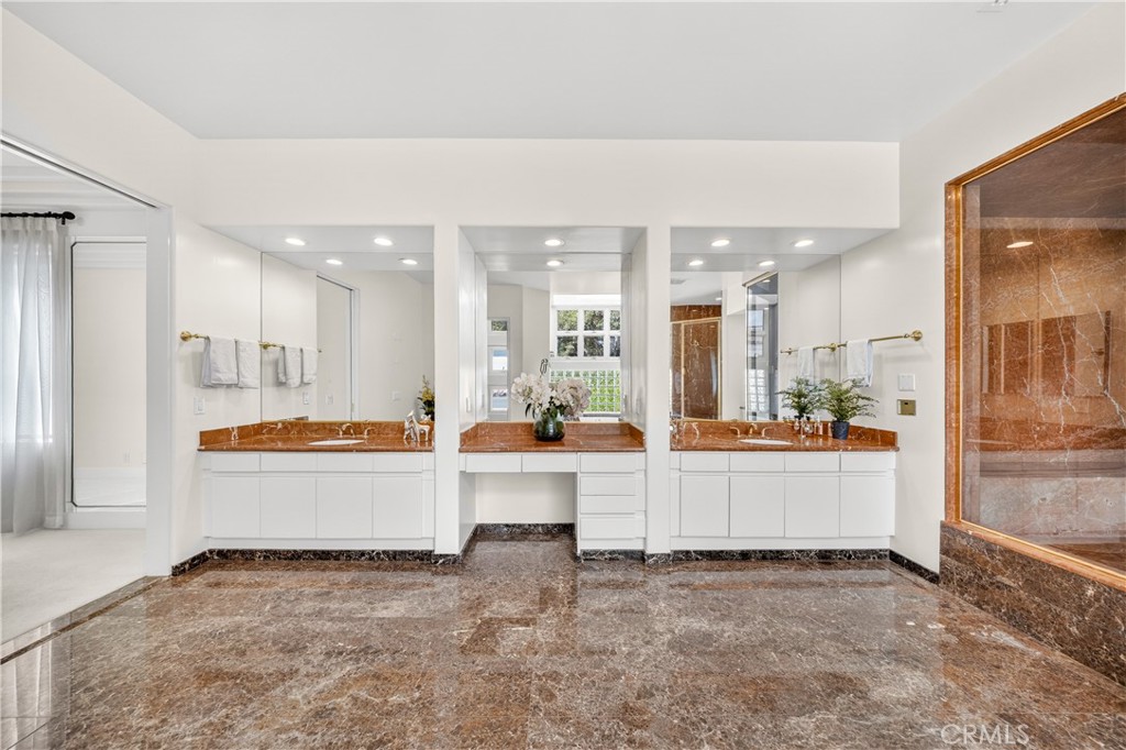 931 Hampton Property Photo 32