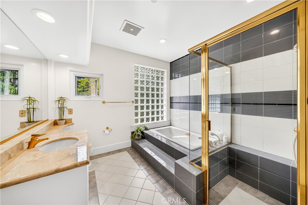 931 Hampton Property Photo 42