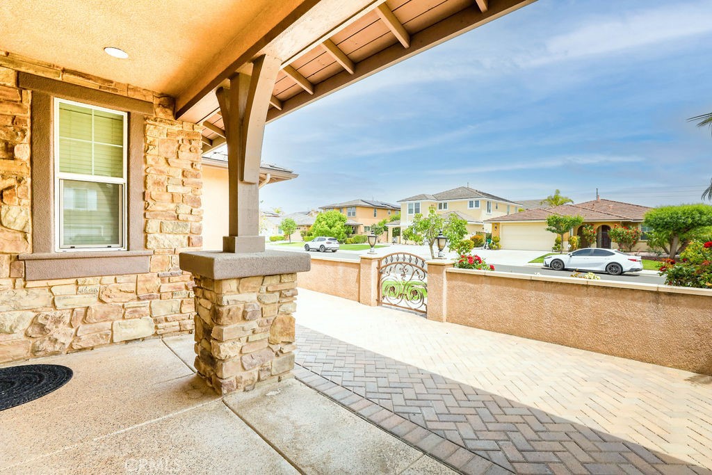 6877 Thistle Street Property Photo 4