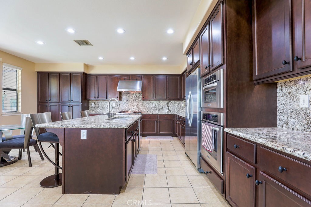 6877 Thistle Street Property Photo 7