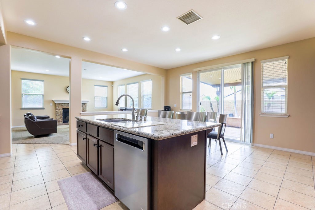 6877 Thistle Street Property Photo 8