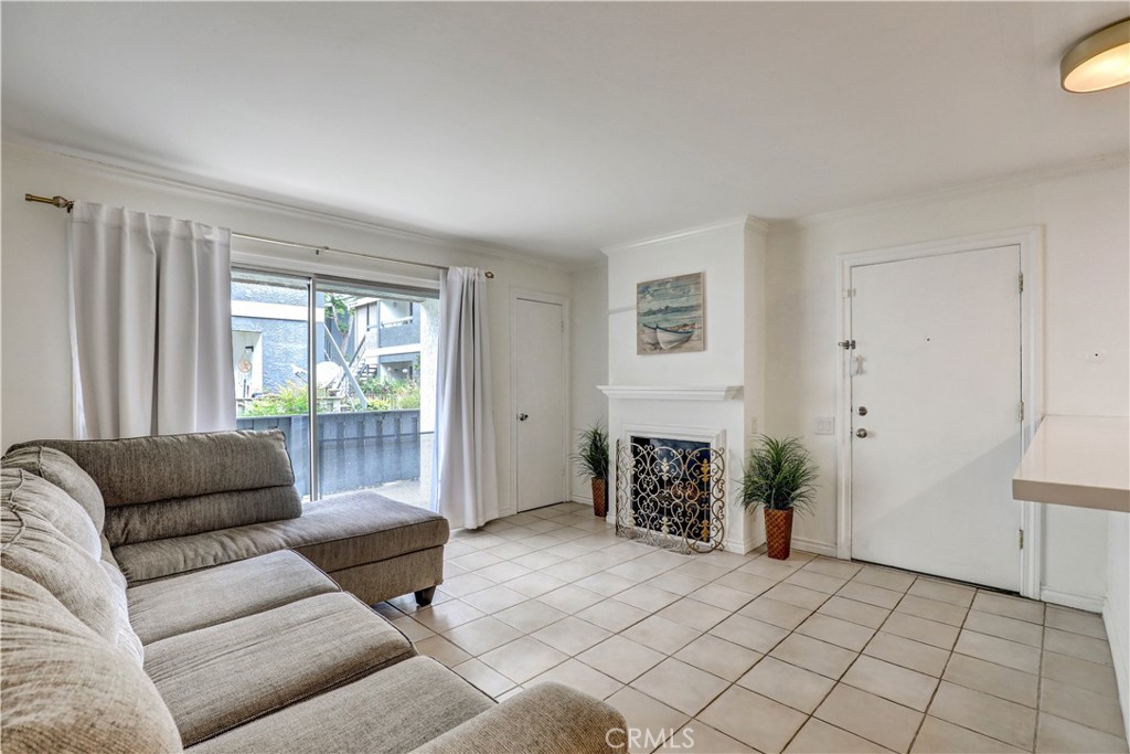 2815 S Fairview St, #g Property Photo 2