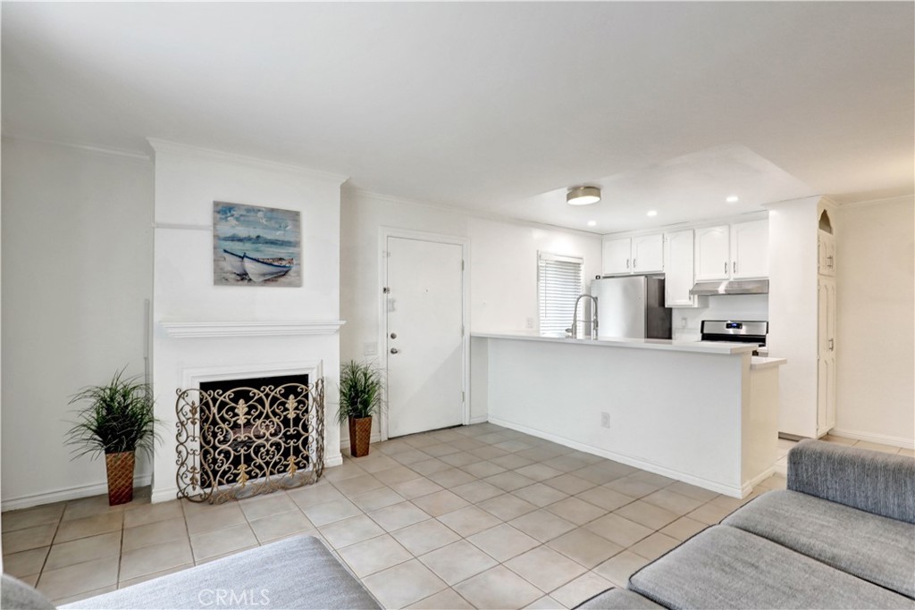 2815 S Fairview St, #g Property Photo 6