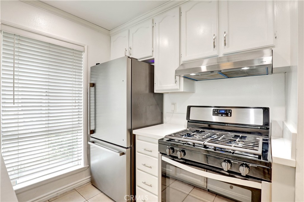 2815 S Fairview St, #g Property Photo 8