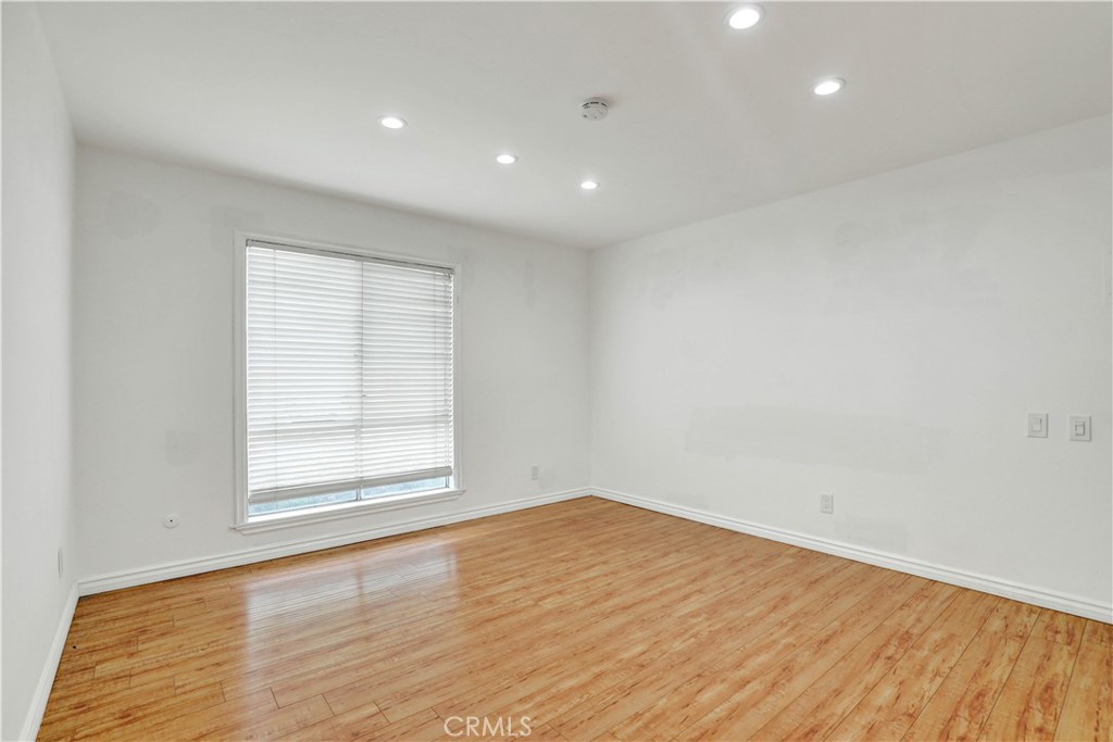 2815 S Fairview St, #g Property Photo 10