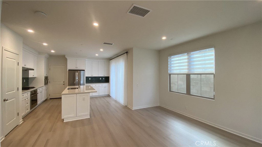 110 Sunnyside Property Photo 6