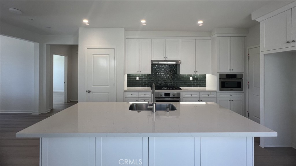 110 Sunnyside Property Photo 8