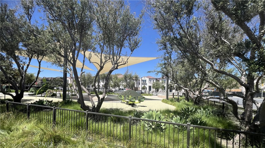 110 Sunnyside Property Photo 31