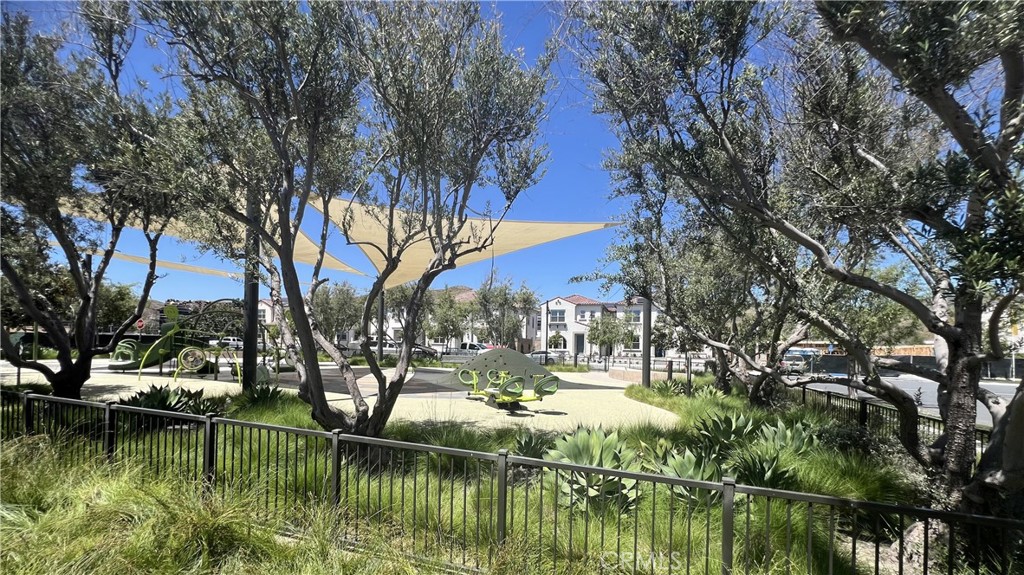 110 Sunnyside Property Photo 31