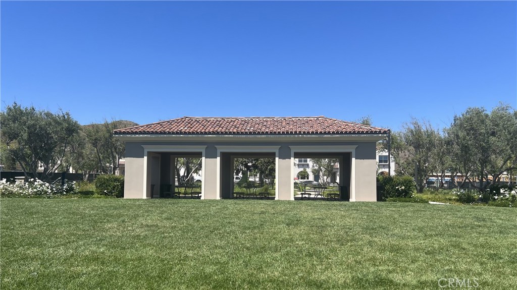 110 Sunnyside Property Photo 32