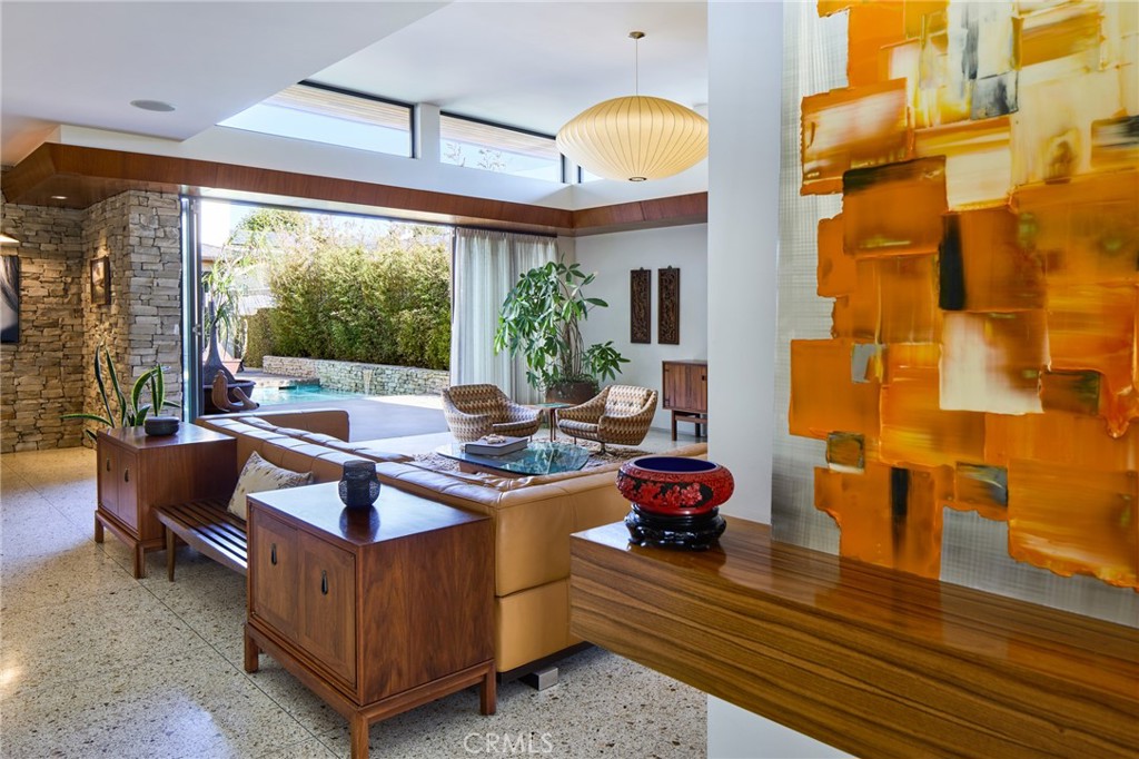 1112 Park Street Property Photo 3