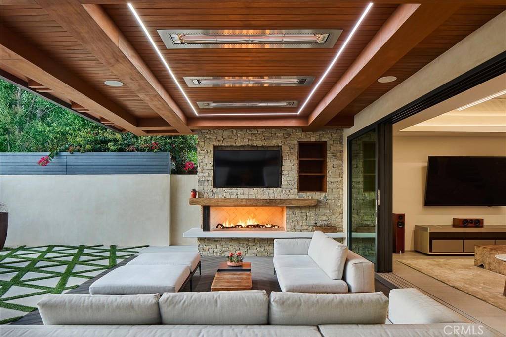 1112 Park Street Property Photo 44