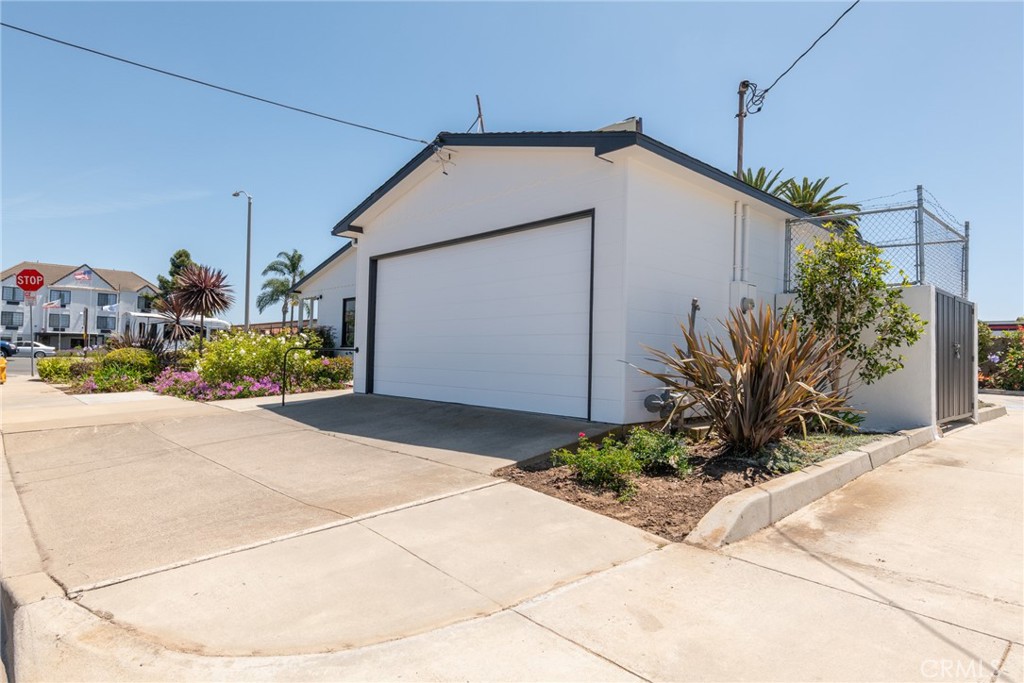 19361 Beach Blvd. Property Photo 22