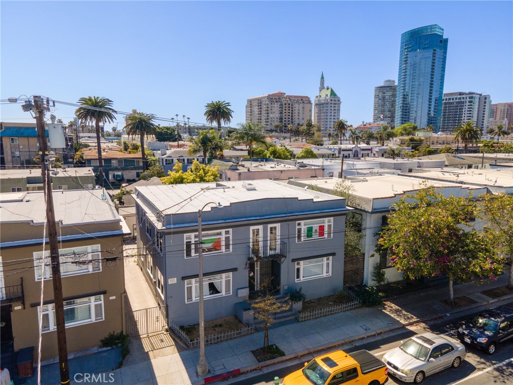 1042 1048 E Broadway Property Photo 1