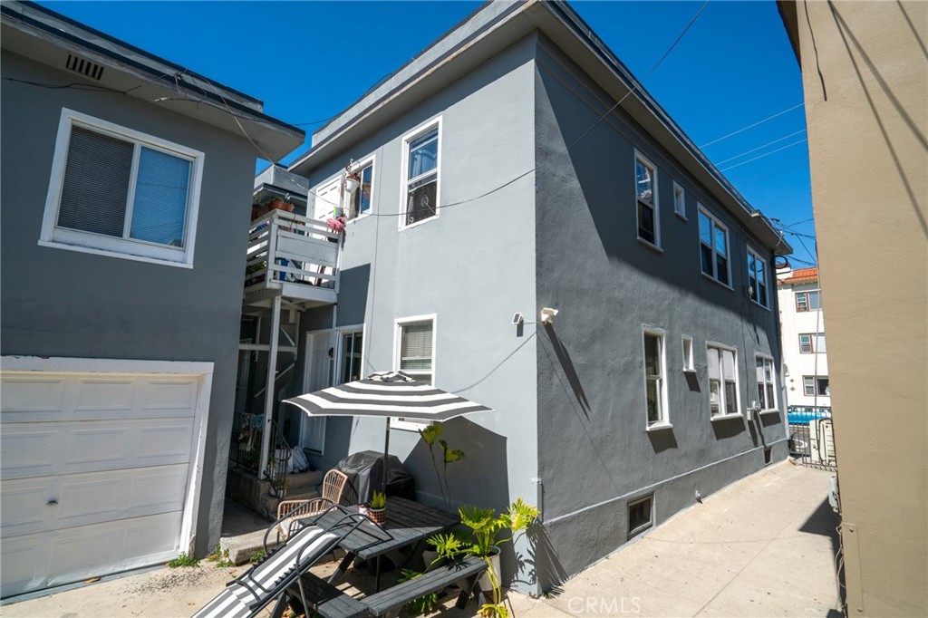 1042 1048 E Broadway Property Photo 5
