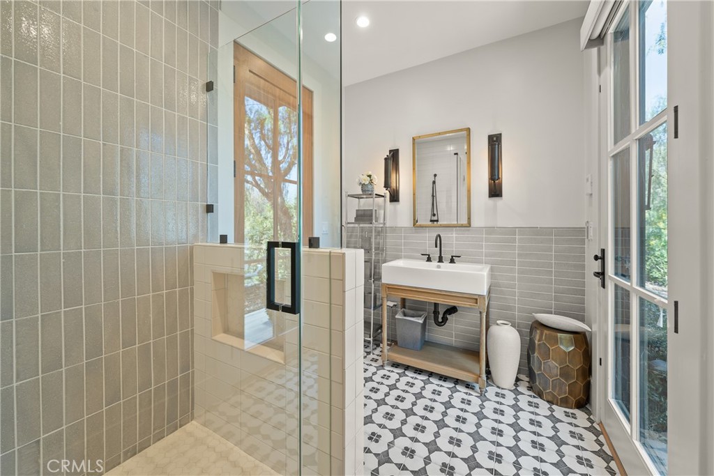 4701 Balboa Property Photo 36