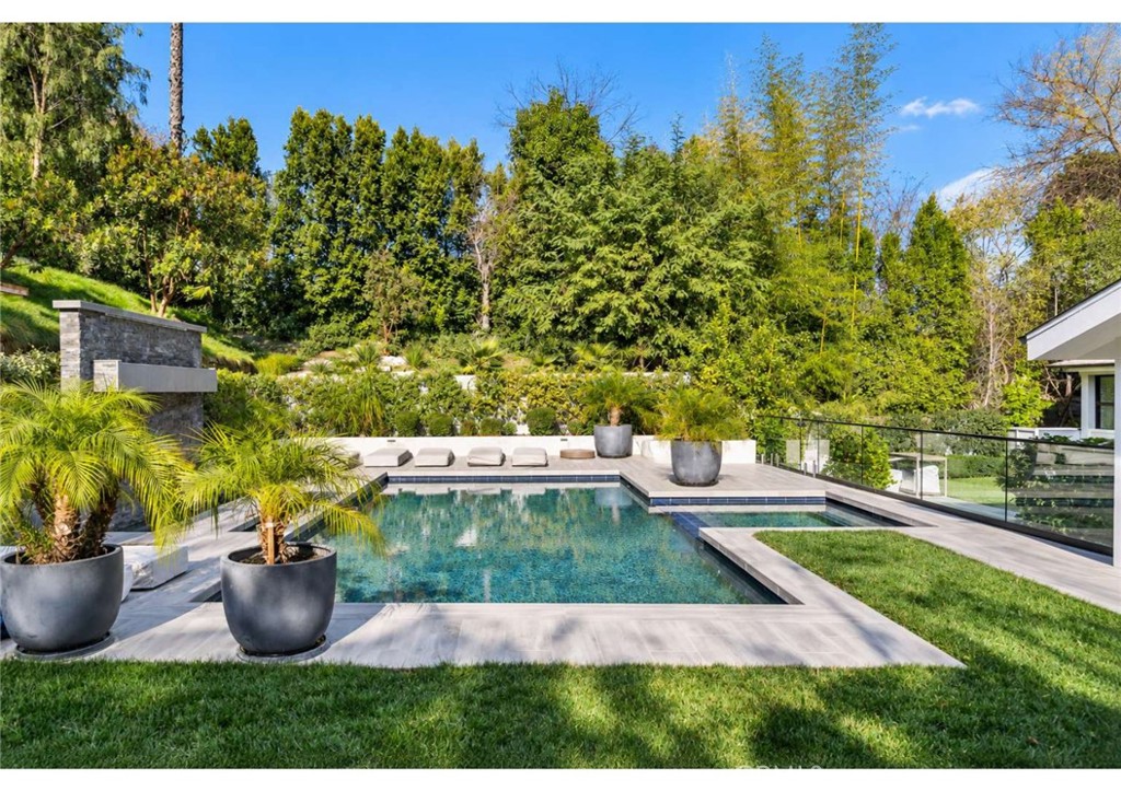 4701 Balboa Property Photo 41