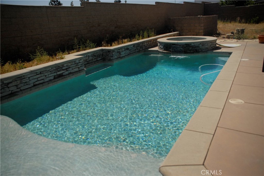 2007 Aberdeen Drive Property Photo 3