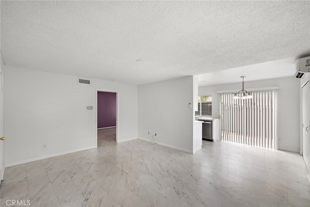 23252 Orange 7 Property Photo 4