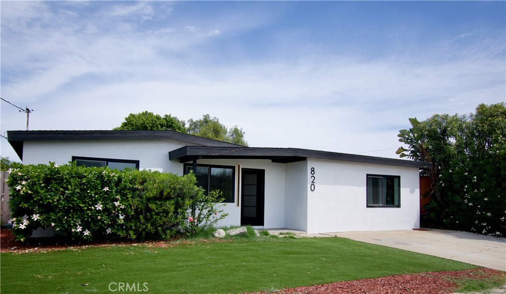 820 Iris Property Photo 2