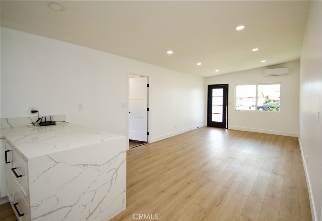 820 Iris Property Photo 5