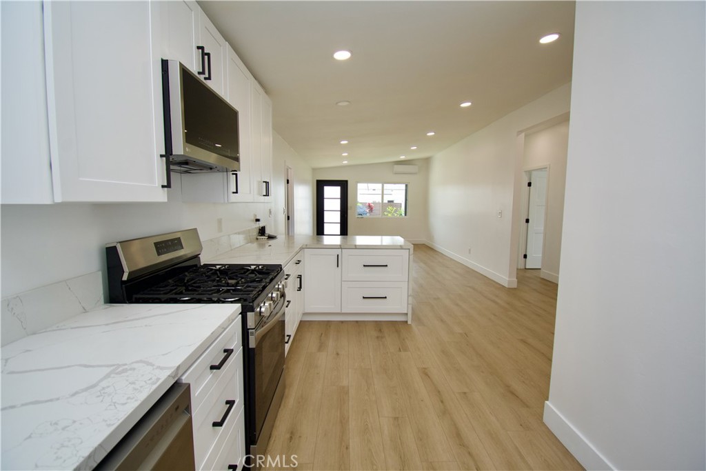 820 Iris Property Photo 6