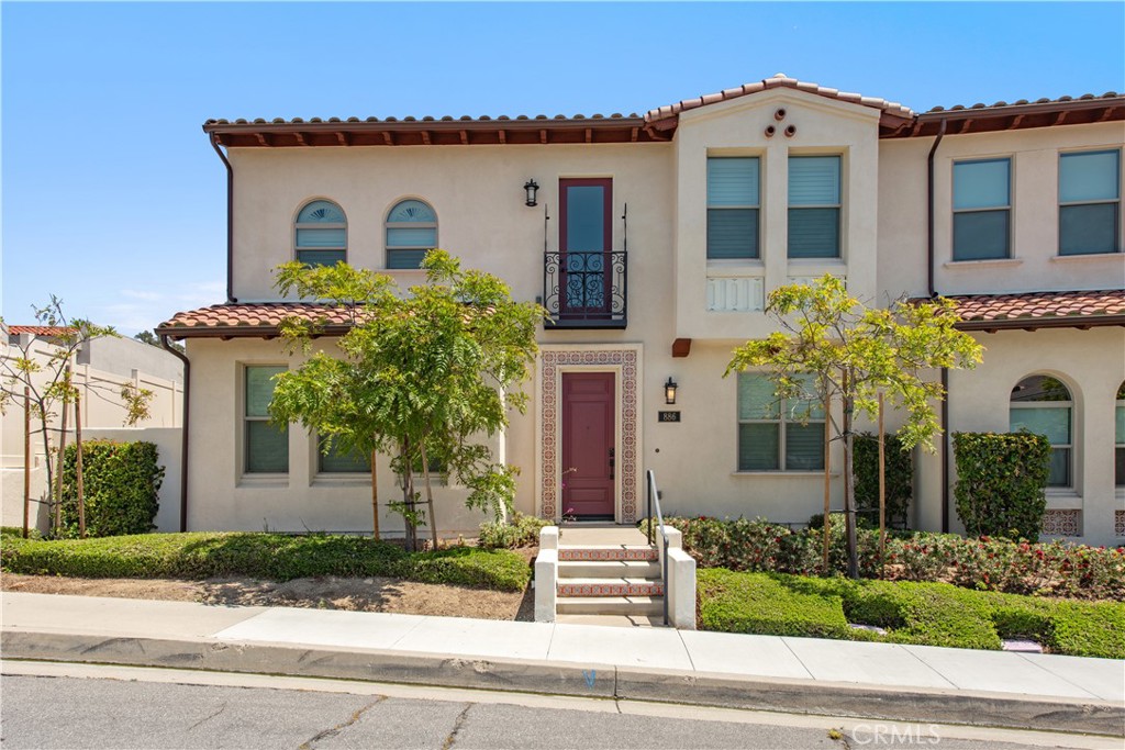 886 Francesca Property Photo