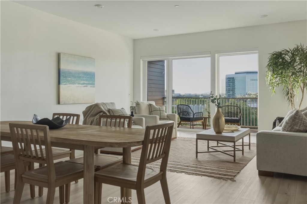 4505 Rivington Property Photo 8