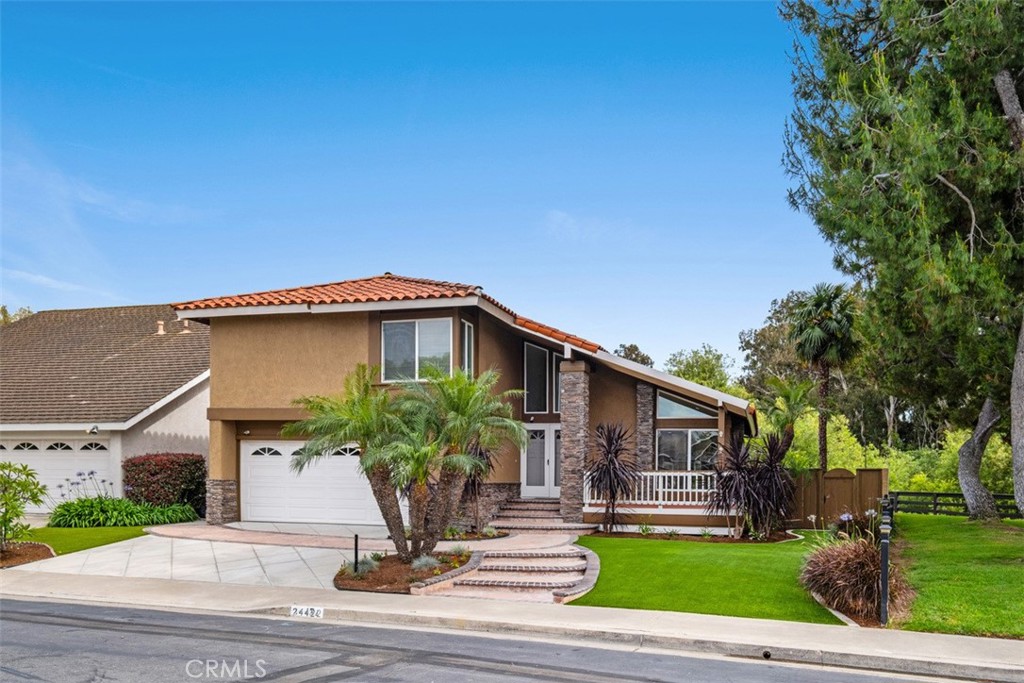 24422 Via Del Rio Property Photo 3