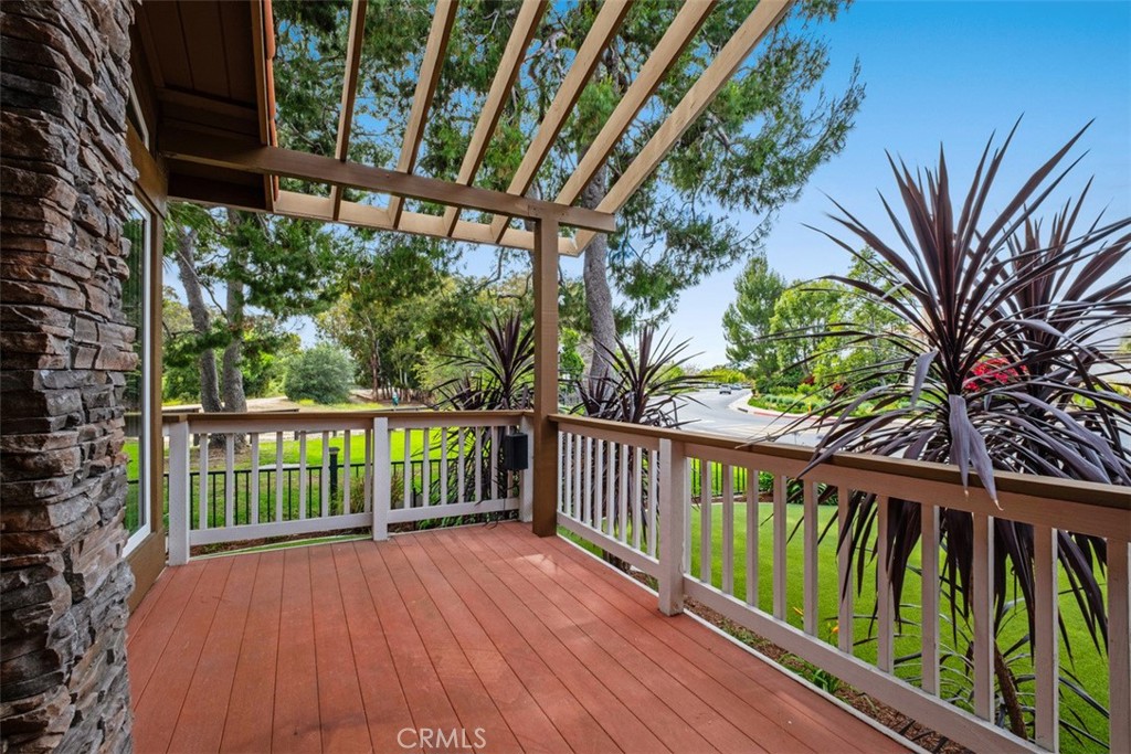 24422 Via Del Rio Property Photo 4