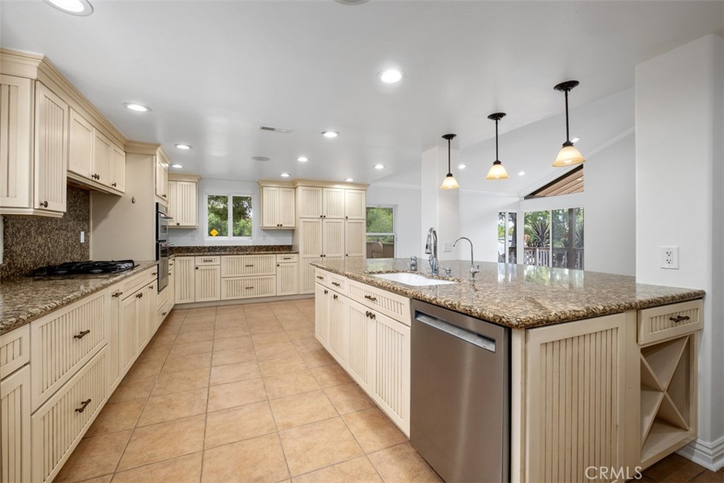 24422 Via Del Rio Property Photo 14