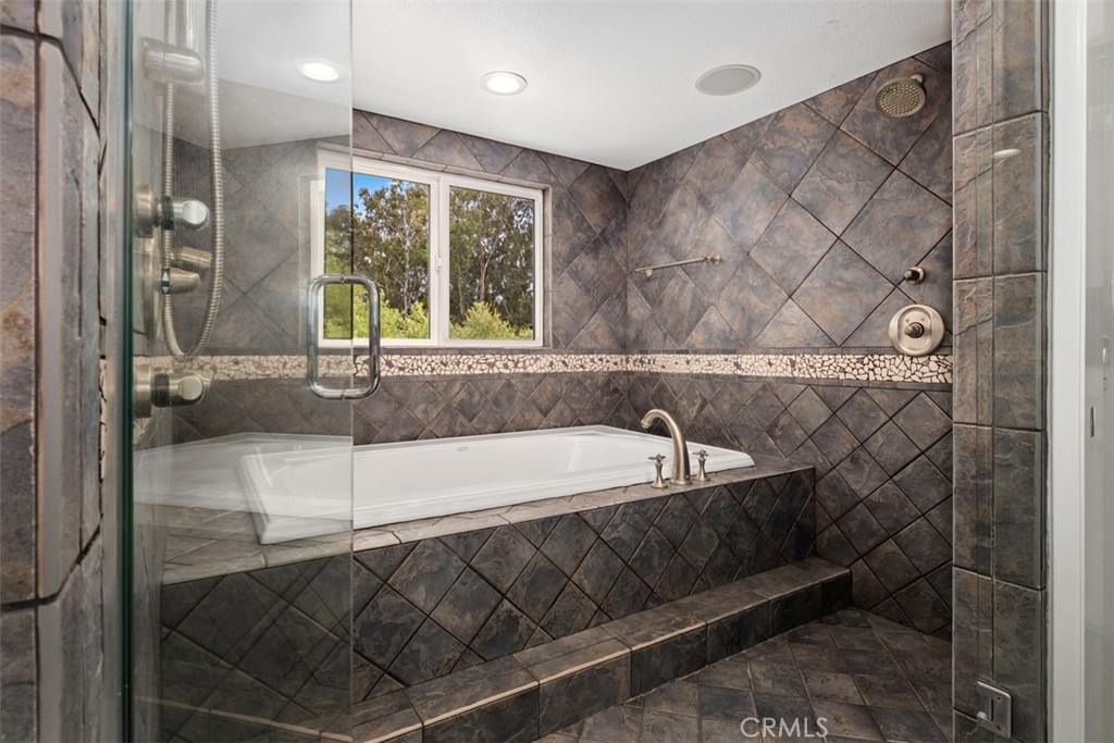 24422 Via Del Rio Property Photo 26