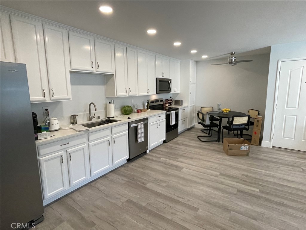 1730 S El Camino Real Property Photo 8