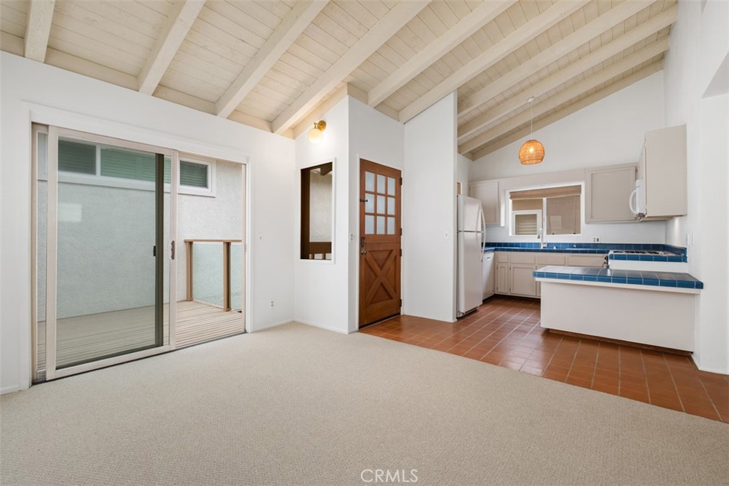707 1/2 Marigold Avenue Property Photo 2