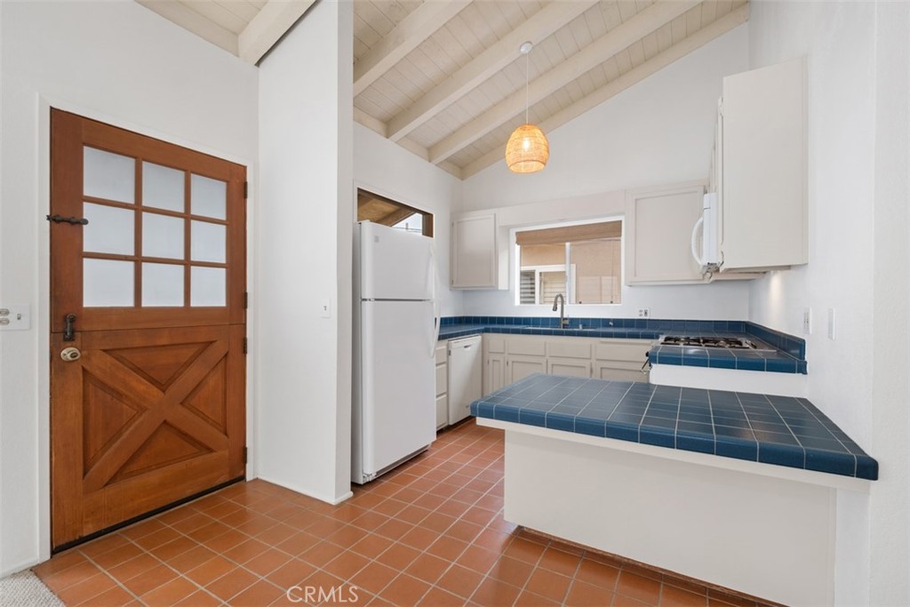 707 1/2 Marigold Avenue Property Photo 6