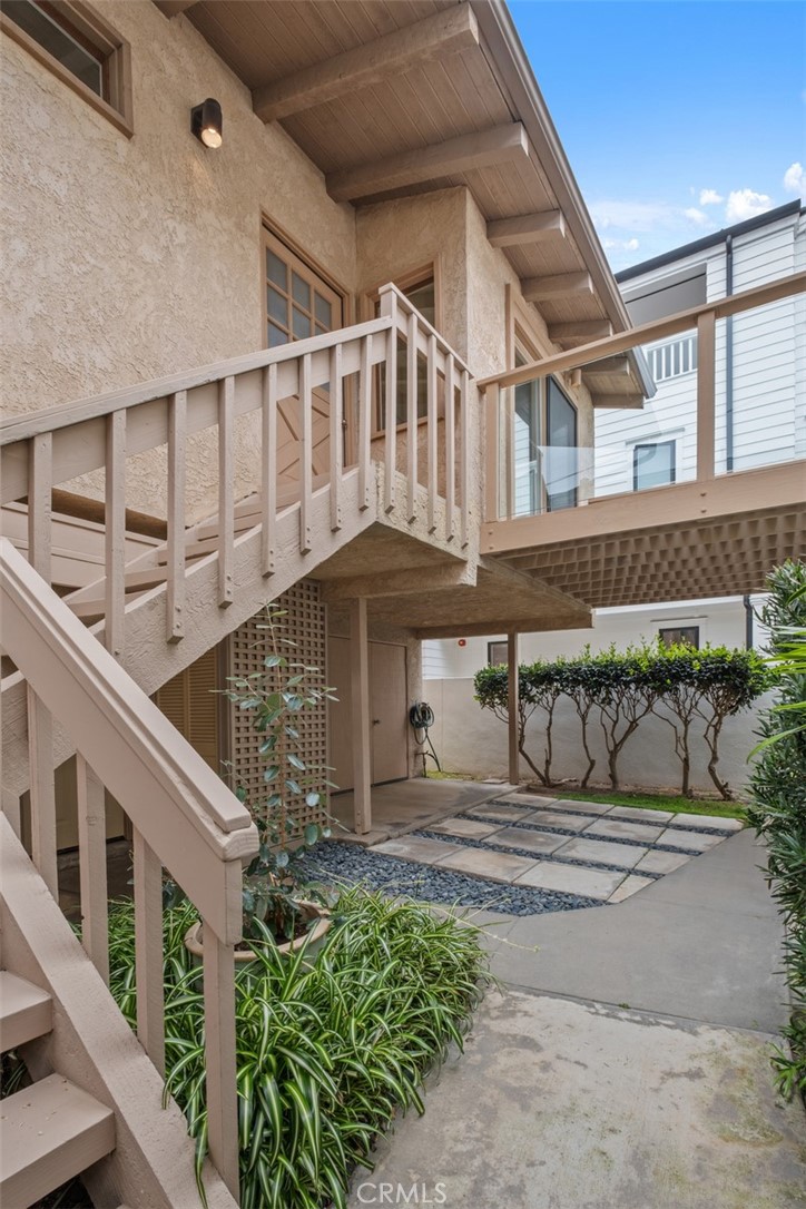 707 1/2 Marigold Avenue Property Photo 12