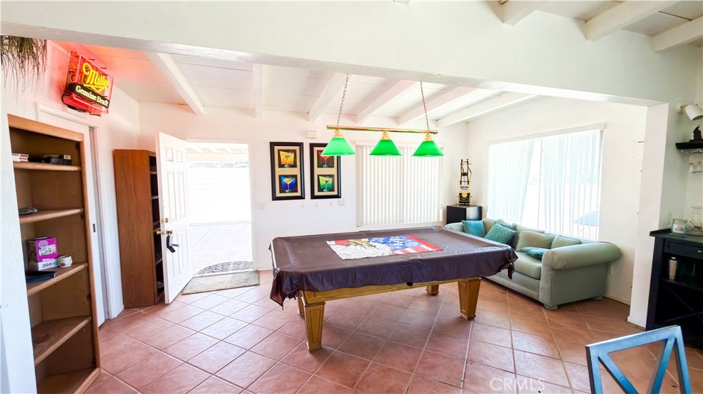 1526 Riviera Dr. Property Photo 5
