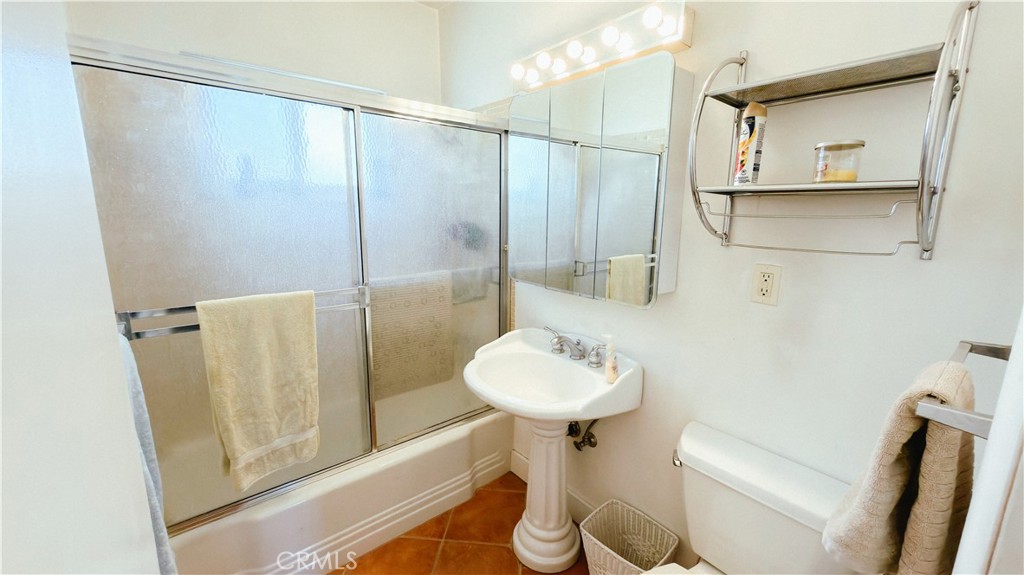 1526 Riviera Dr. Property Photo 13